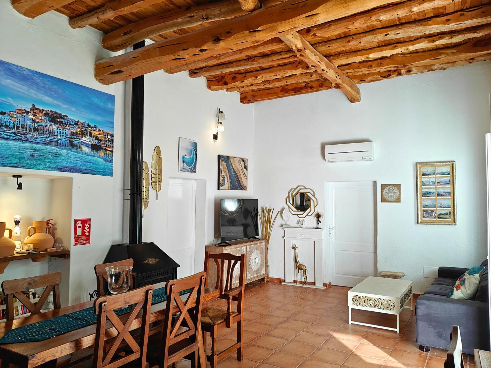 Villa Can Mestreso Suite Ibiza ซานต์โจอัน เดอ ลาบริตจา ภายนอก รูปภาพ